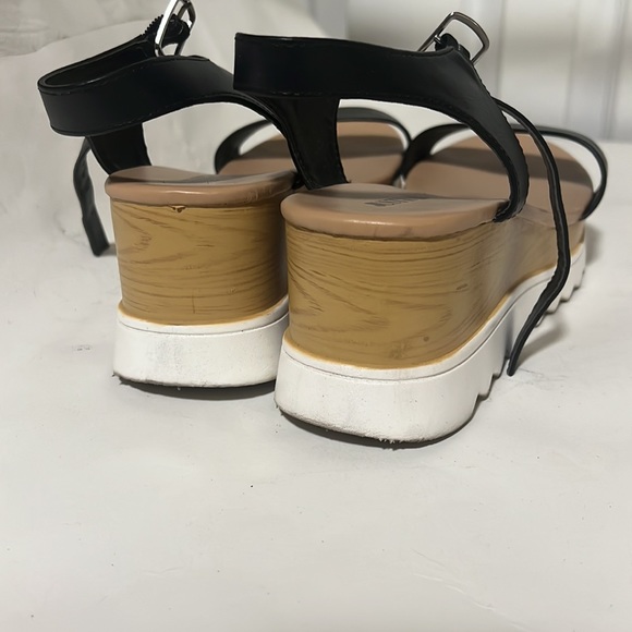 Shoedazzle Justfab Luna Platform Contrast Wedge Sandals - Picture 6 of 7